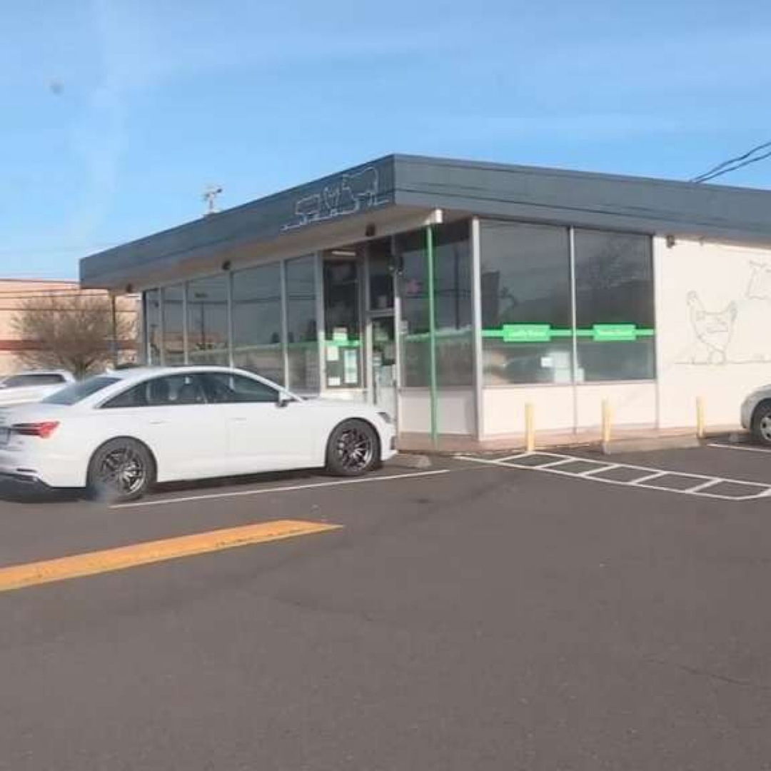 CARJACKER DRIVES BACK TO RETURN CHILD FORGOTTEN IN A STOLEN CAR.