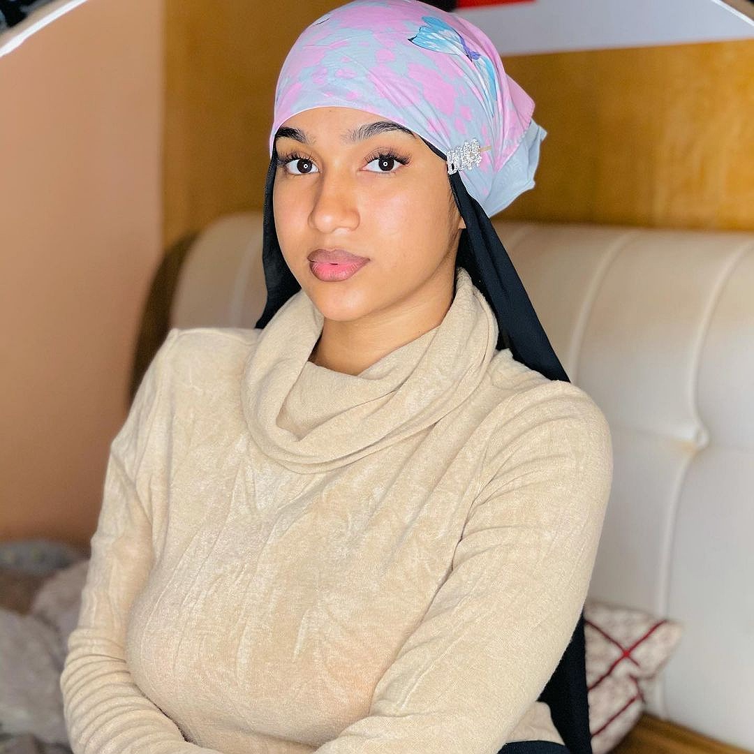 Lady Gets Dragged For Claiming To Be The Most Beautiful On Twitter