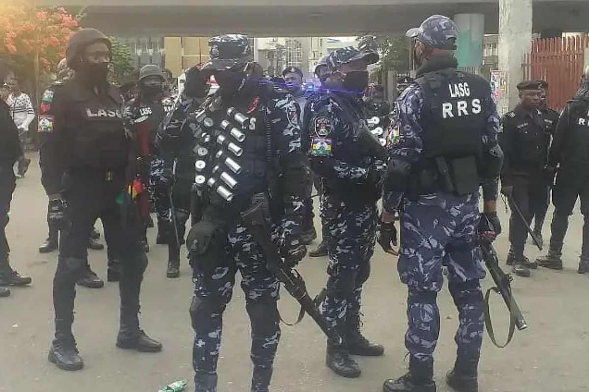 #EndSARS: Police teargas protesters at Lekki tollgate